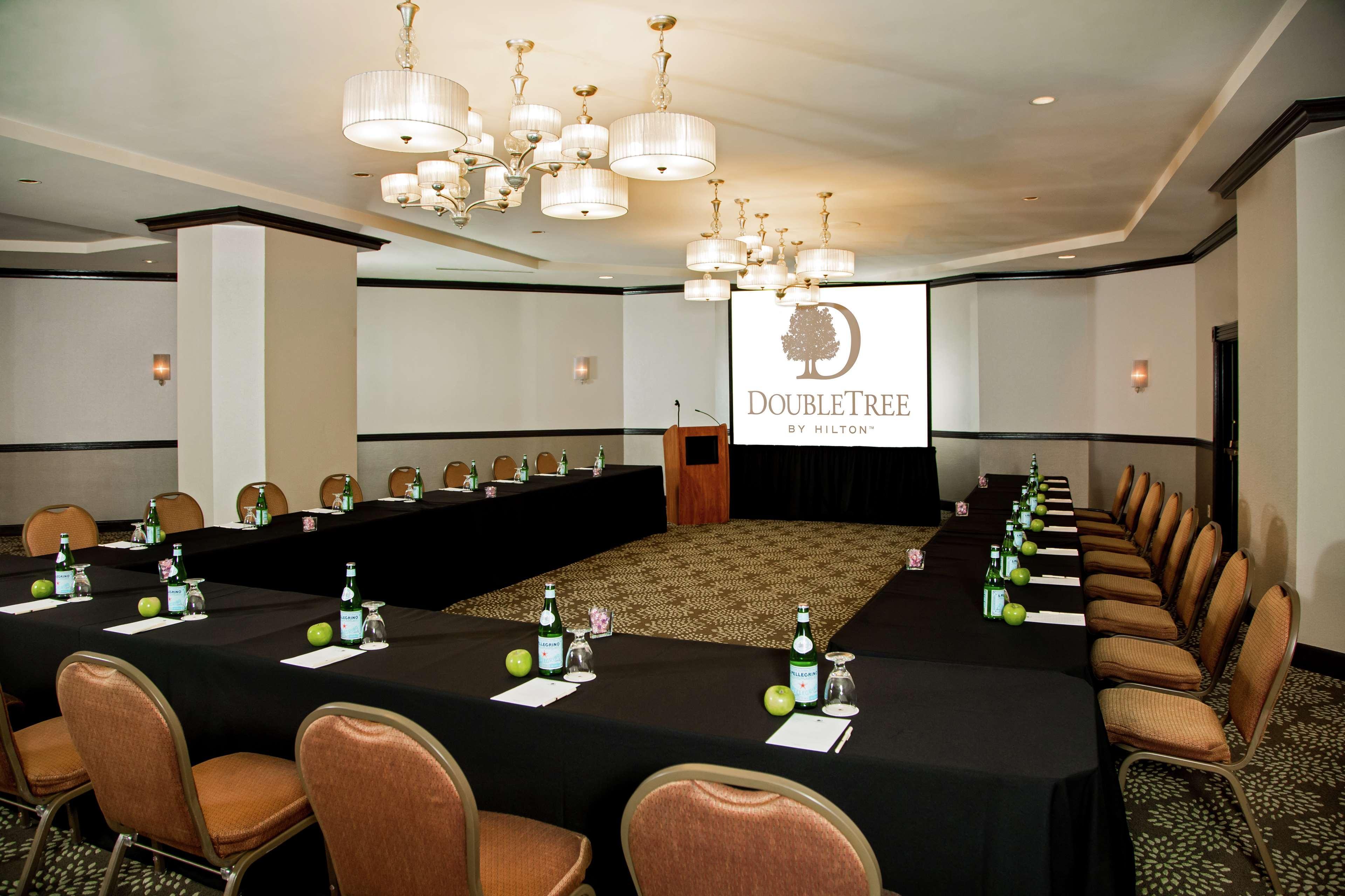 Hotel Doubletree By Hilton Modesto Exterior foto