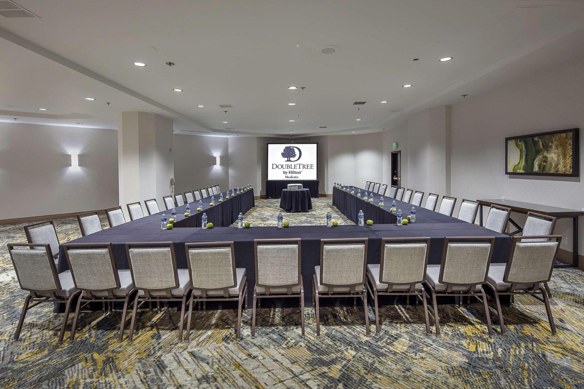 Hotel Doubletree By Hilton Modesto Exterior foto